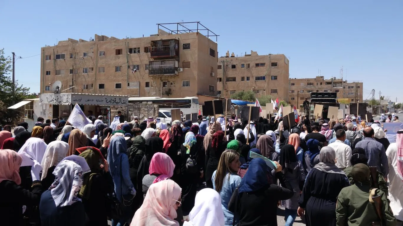 نساء الطبقة يعبرن عن غضبهن من استمرار استهداف النساء من قبل تركيا