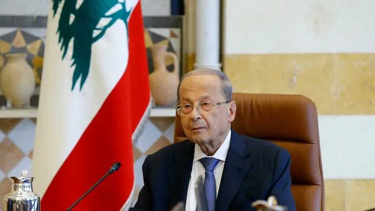 عون يحمّل الحكومة ومصرف لبنان المسؤوليّة والدّولار يتراجع