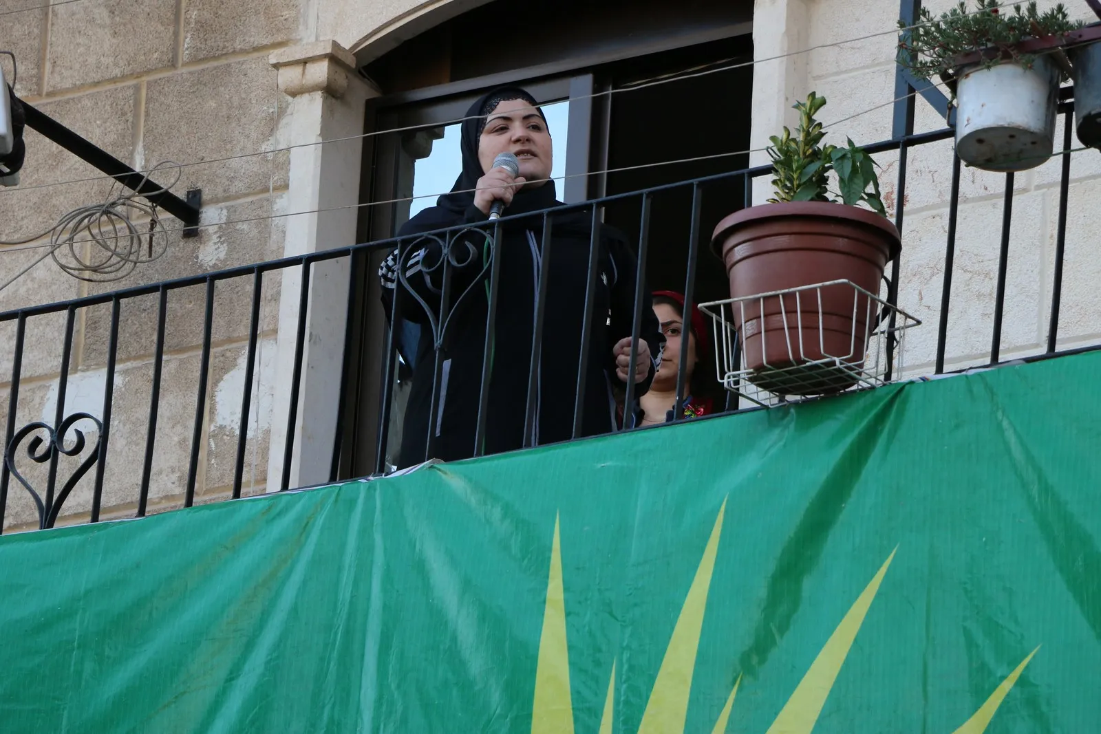 "ثورة المرأة ستبقى، وبإرادة المرأة سندحر الاحتلال"