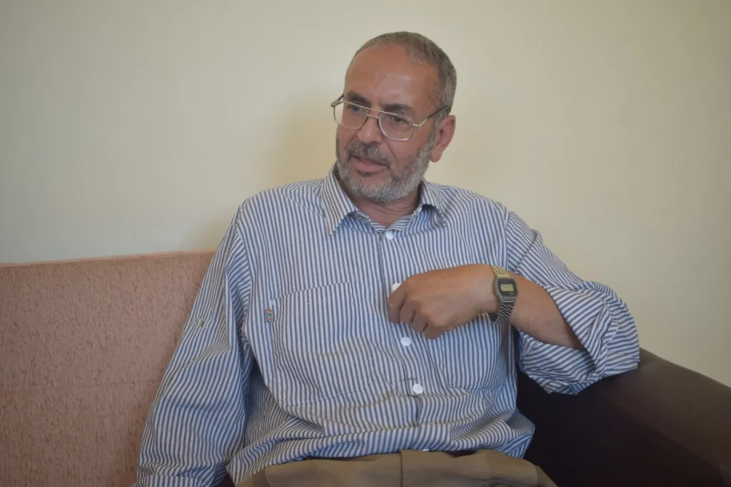 أكاديمي: يجب أن تقوم الإدارة الذاتية بتأمين المشاريع ودعم الزراعة