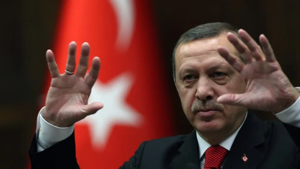 تكميم الأفواه وقمع الحريات تؤدي إلى تراجع شعبية أردوغان