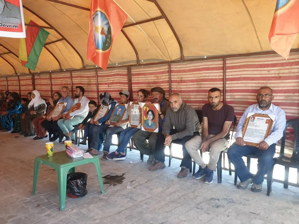تقديم واجب العزاء لذوي الشهيد سليمان حمو في كوباني