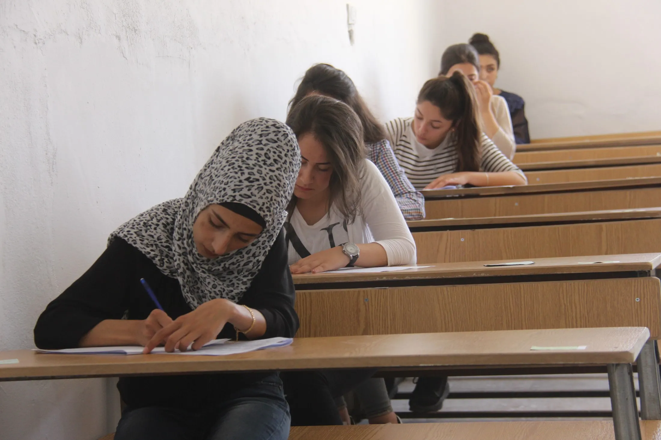 طلبة معهد فيان آمارا يقدمون امتحاناتهم النهائية في الشهباء