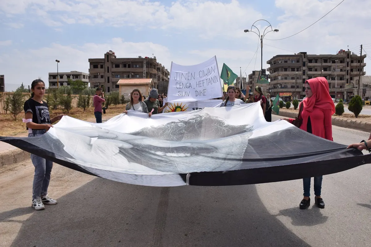 "الشابات مستمرات على خط النضال والمقاومة الذي بدأن به ثورتهن"