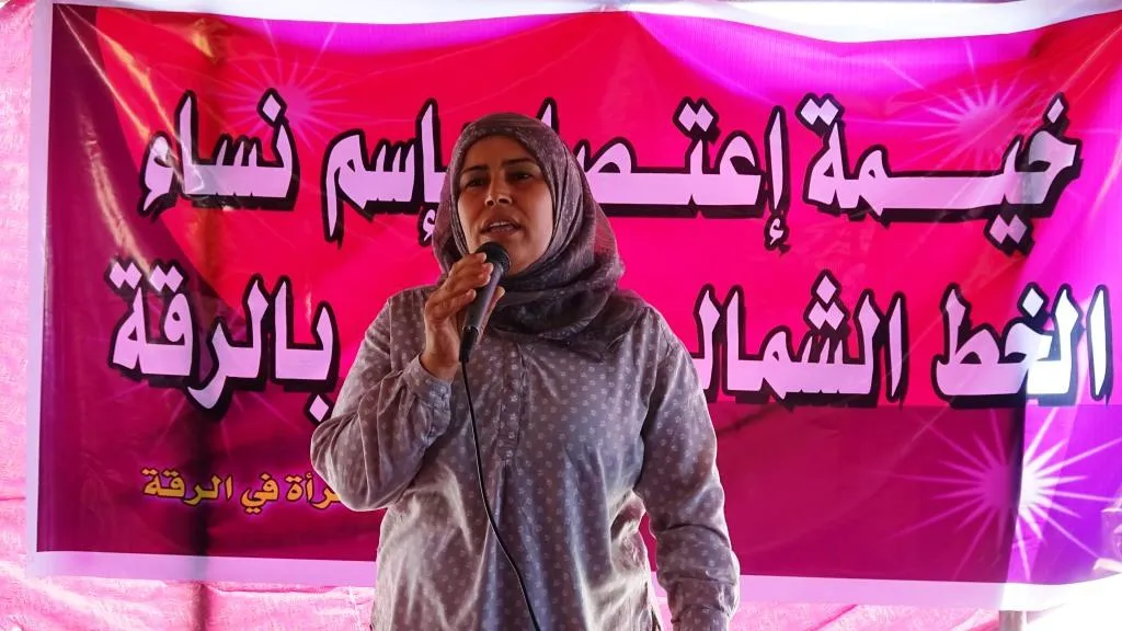 من خيمة الاعتصام: استهداف النساء للنيل من هويتهن السياسية
