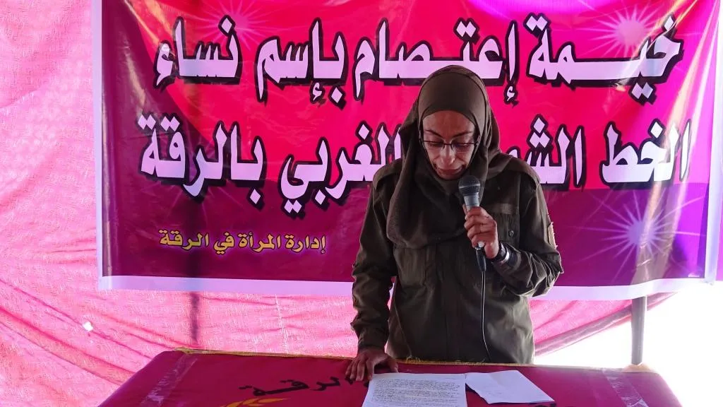 من خيمة الاعتصام: استهداف النساء للنيل من هويتهن السياسية