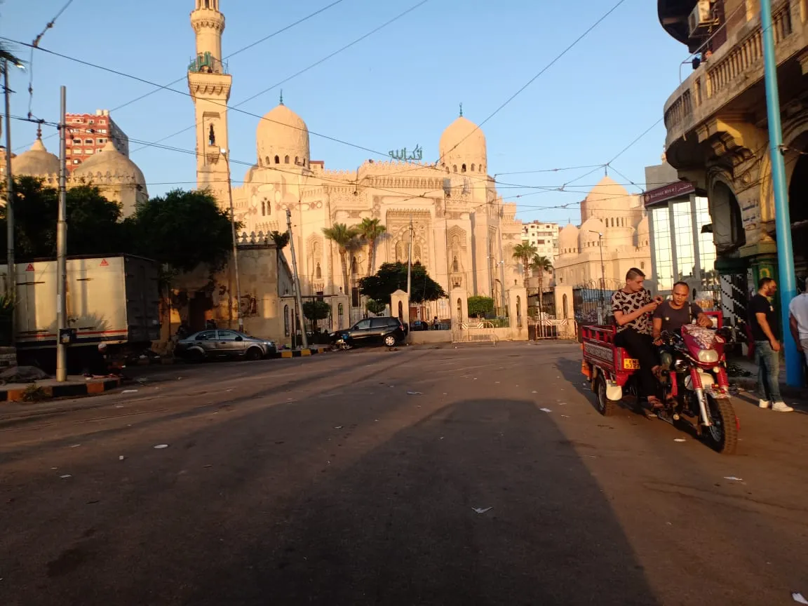​​​​​​​كورونا يحرم المصريين من بهجة العيد.. القاهرة تمنع الصلاة وتغلق المنتزهات
