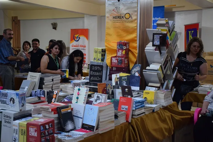 ​​​​​​​إقبال كثيف وأجواء محفزة على المطالعة يشهدها معرض هركول