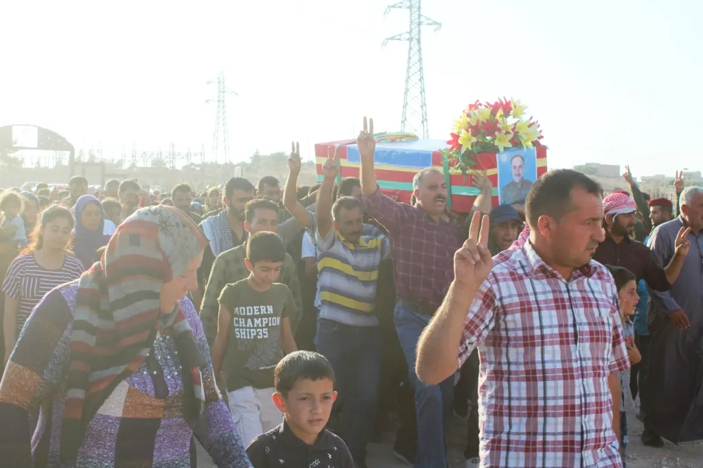 جثمان الشهيد سليمان حمو عضو قوى الأمن الداخلي وري الثرى في كوباني