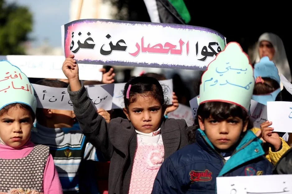 الحصار الإسرائيلي يخنق غزة: لا كهرباء ولا مياه ومخاوف من أزمات صحية ومعيشية حادة