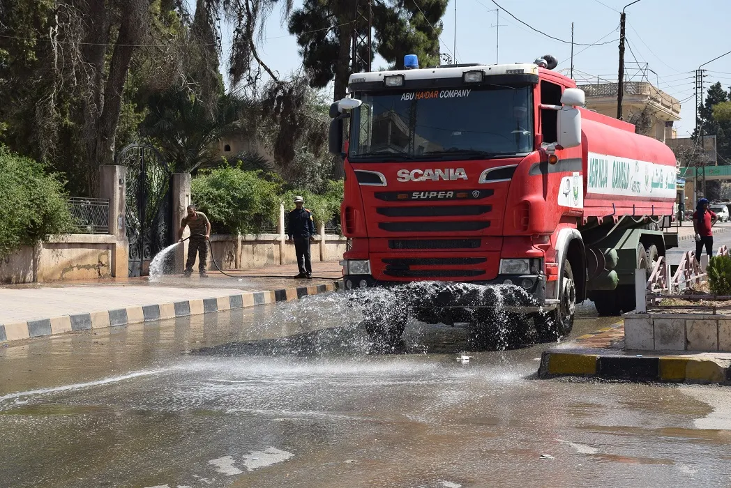 البدء بعملية تنظيف وتعقيم شوارع قامشلو