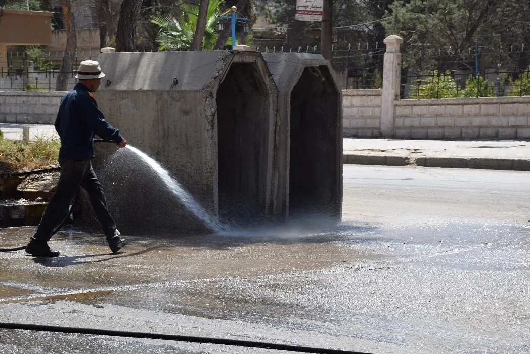 البدء بعملية تنظيف وتعقيم شوارع قامشلو