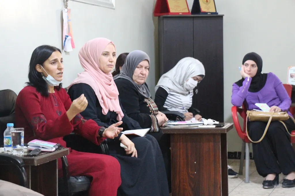 اجتماع تحضيري لتنظيم حملات توعوية للمرأة في مُخيم منبج