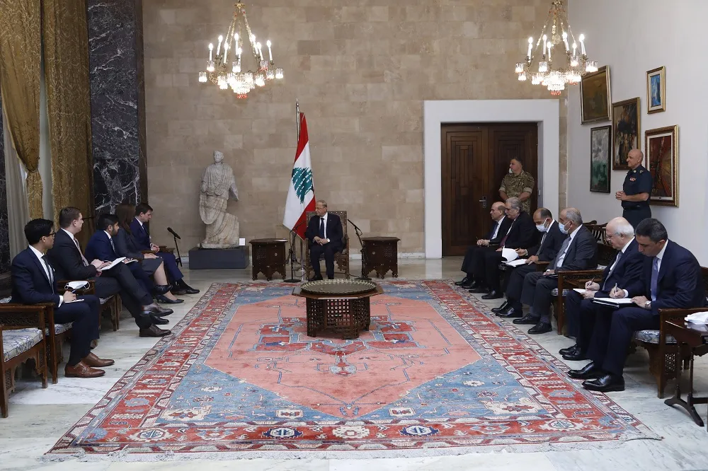 هيل يؤكد من بيروت وقوف بلاده إلى جانب لبنان واللبنانيين