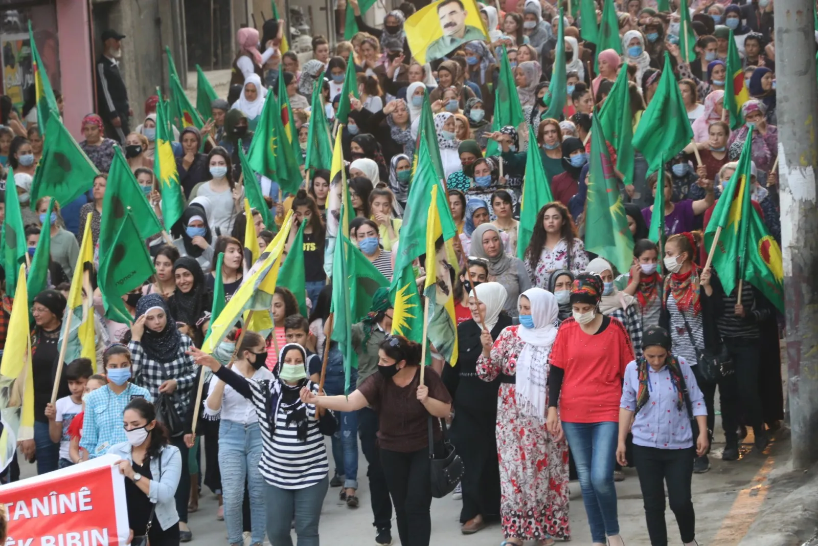 ​​​​​​​نساء حلب يخرجن في مسيرة دعماً لمقاومة حفتانين واستنكاراً لجرائم تركيا