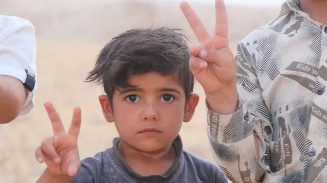 في قرية أبو صرة يعيش الأطفال تحت خطر قصف الاحتلال التركي