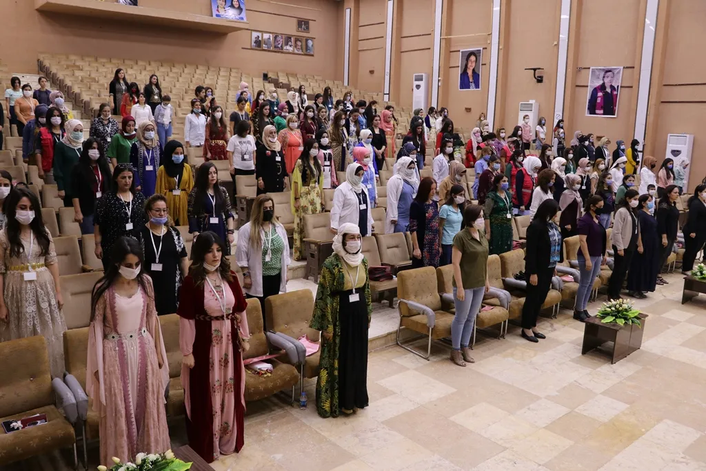 ​​​​​​​العاملات في مجال الصحة يعقدن كونفرانسهم الأول