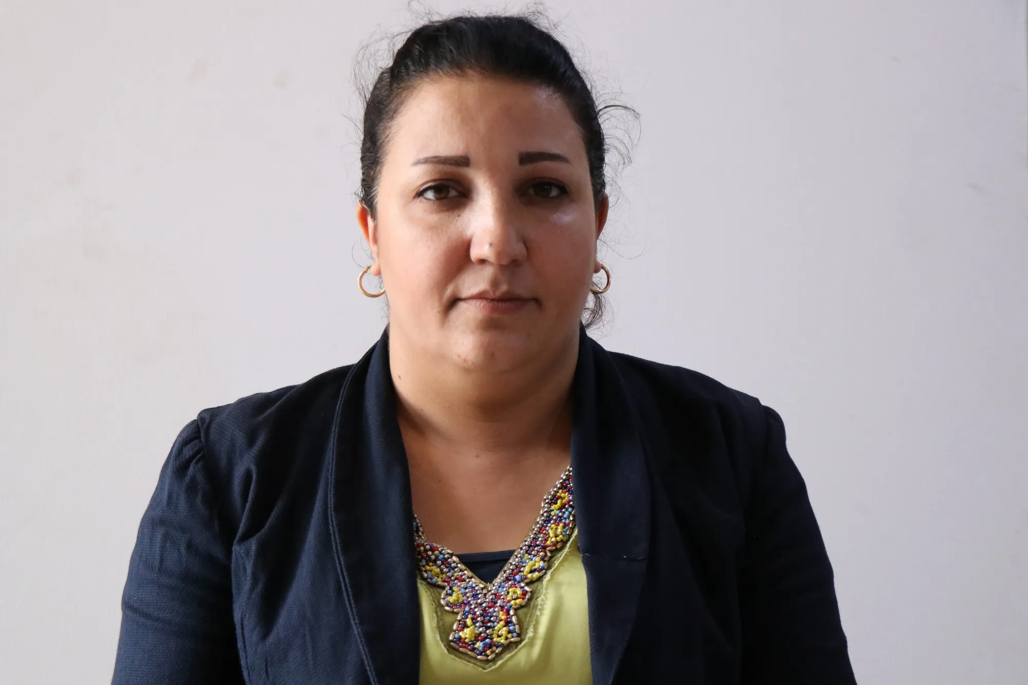 ​​​​​​​سنوات الحرب السورية تتجسد على أنامل اتحدت لتوصل رسالتها الفنية إلى العالم