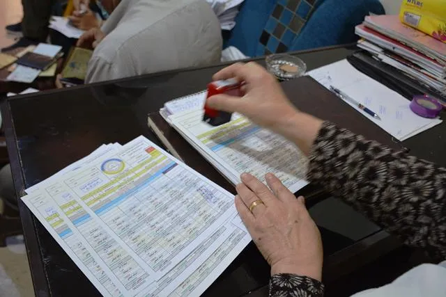 توزيع مازوت التدفئة على أهالي تربه سبيه حسب البطاقات الأسرية