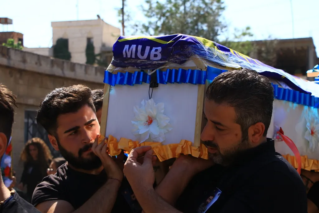 ​​​​​​​أهالي ديرك يشيعون عضو المجلس العسكري السرياني إلى مثواه الأخير
