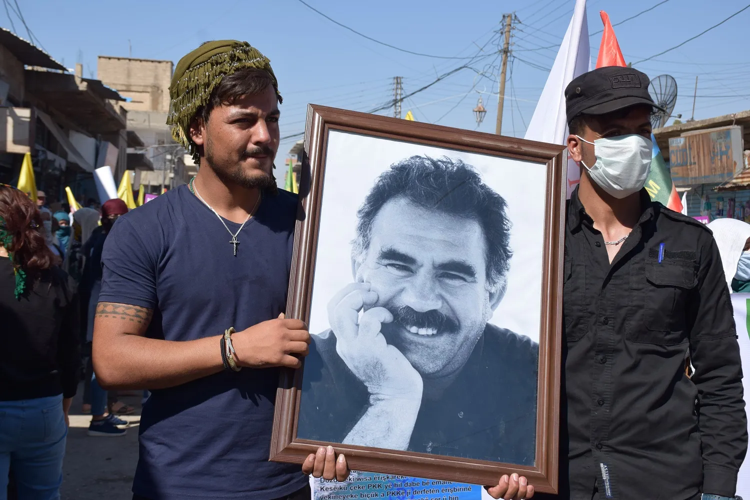 هتفوا بصوت واحد: لنوحد صفوفنا ونحرر القائد وندحر الاحتلال