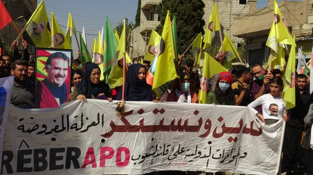 هتفوا بصوت واحد: لنوحد صفوفنا ونحرر القائد وندحر الاحتلال