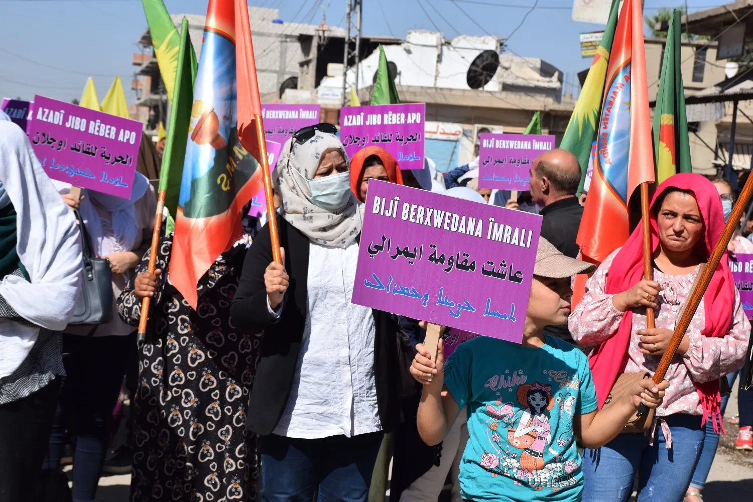 هتفوا بصوت واحد: لنوحد صفوفنا ونحرر القائد وندحر الاحتلال