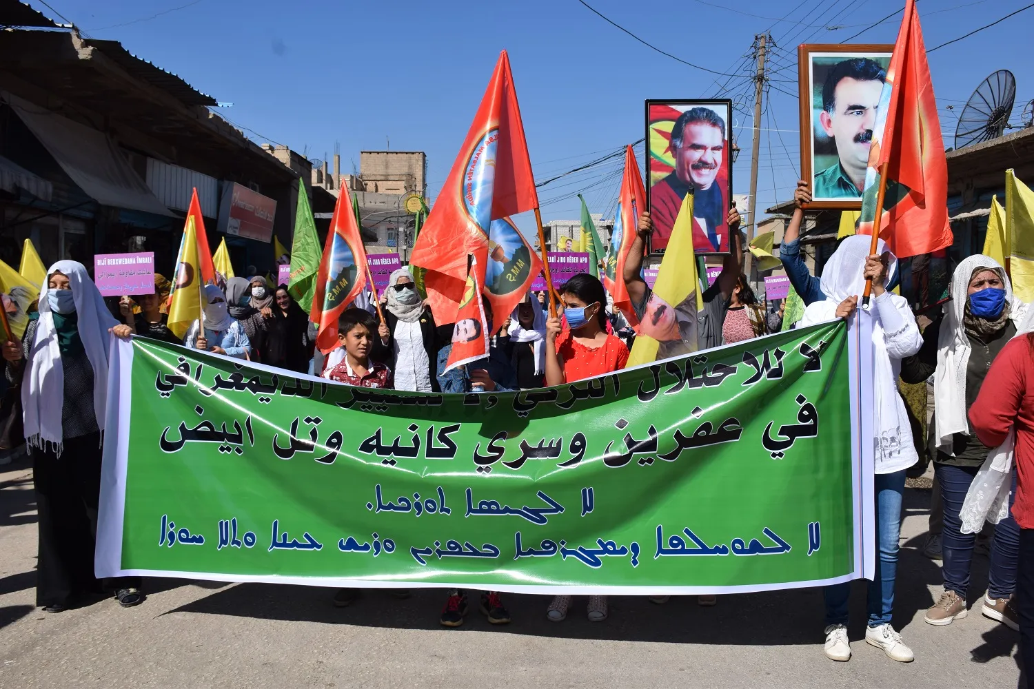 هتفوا بصوت واحد: لنوحد صفوفنا ونحرر القائد وندحر الاحتلال