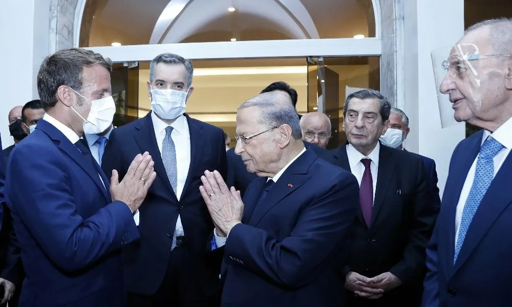 ماكرون يجري سلسلة اتصالات بدءًا بالرئيس اللبناني ميشال عون لحل عقد التأليف