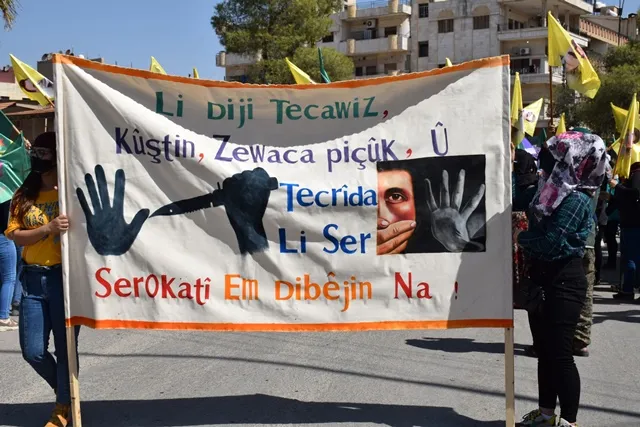 شابات إقليم الجزيرة يٌنددن بالعنف الأطفال والنساء ويطالبن بحرية القائد