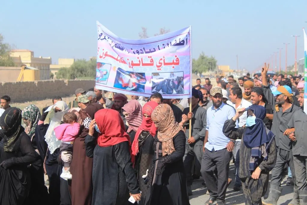 نساء الطبقة وأهالي بلدة الكرامة يستنكرون خلال تظاهرتين استمرار انتهاكات المحتل