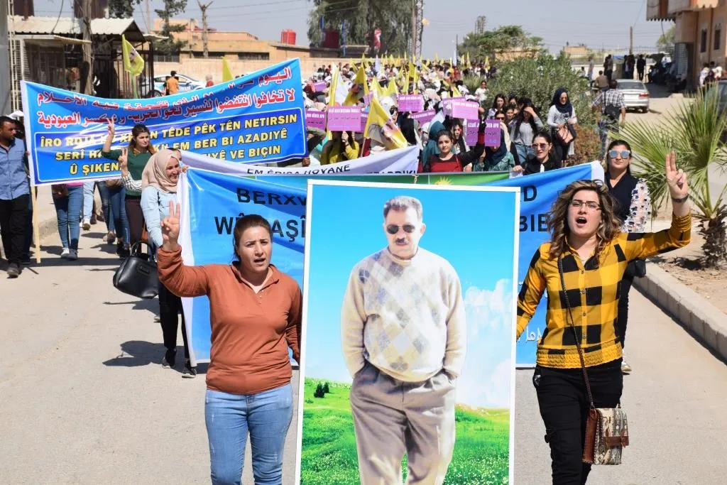 في تظاهرة للمعلمين... مسلم يدعو سلك التعليم إلى تصعيد النضال لرفع العزلة