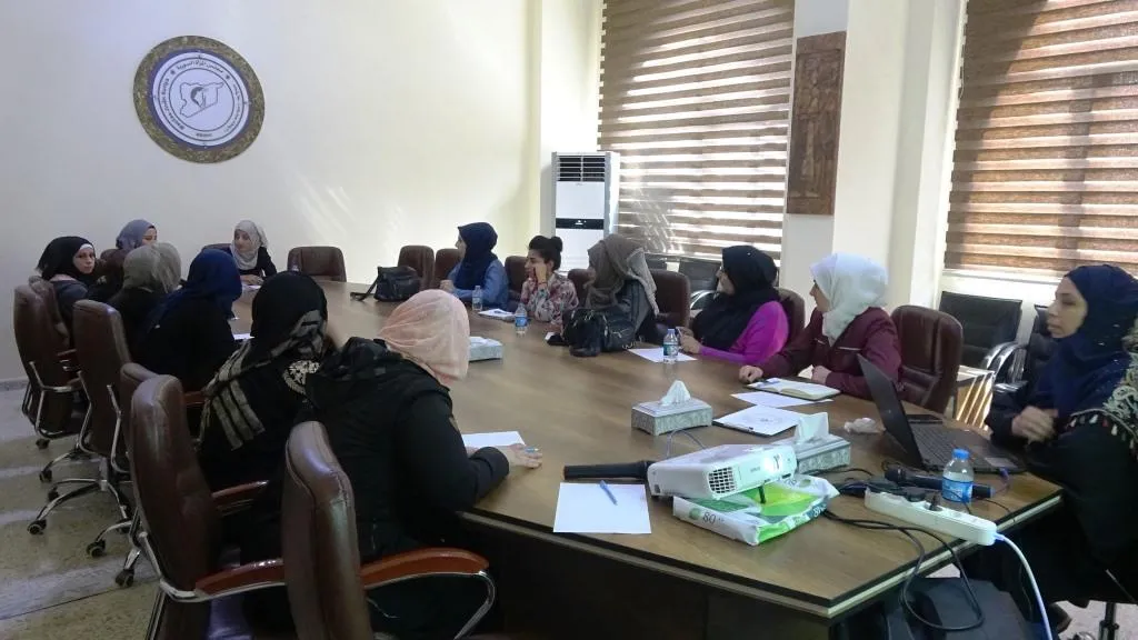 "النزوح والتهجير" محور جلسة مجلس المرأة السورية في الرقة