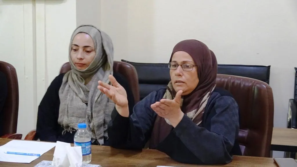 "النزوح والتهجير" محور جلسة مجلس المرأة السورية في الرقة
