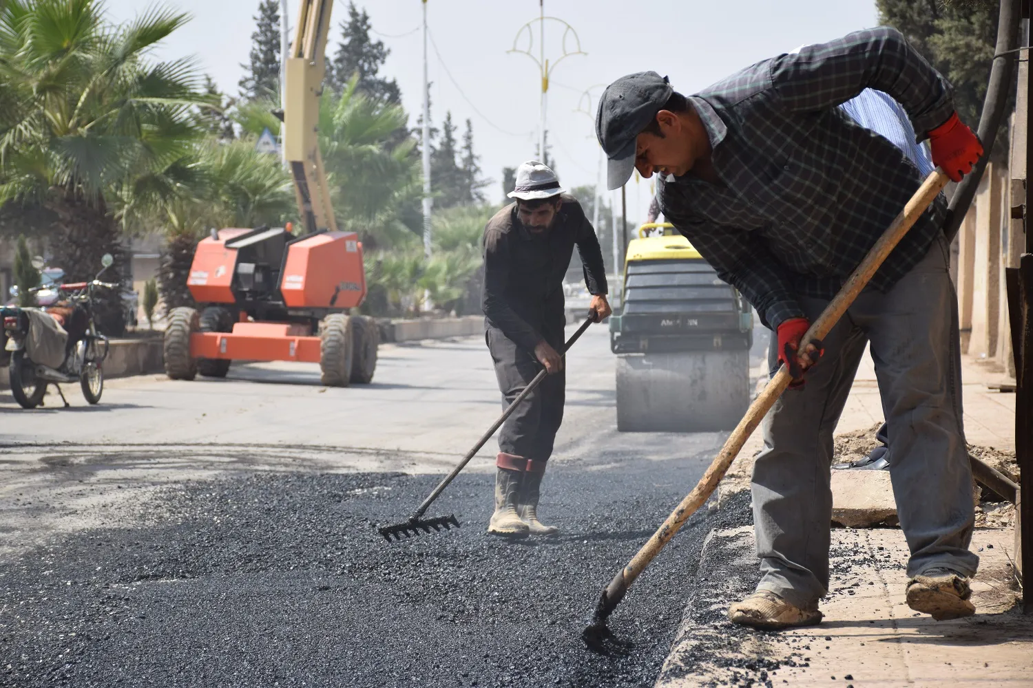 ترميم الطرق في تربه سبيه وجل آغا