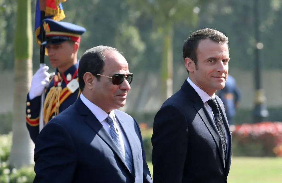 المونيتور: صراع طاحن على إفريقيا بين فرنسا والدول العربية من جهة وتركيا من جهة أخرى