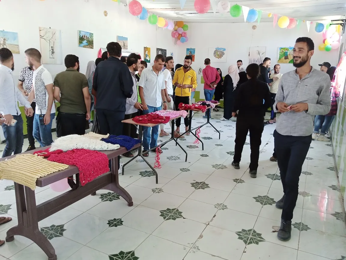 معرض لهواة الرّسم والأشغال النسويّة في الرقّة