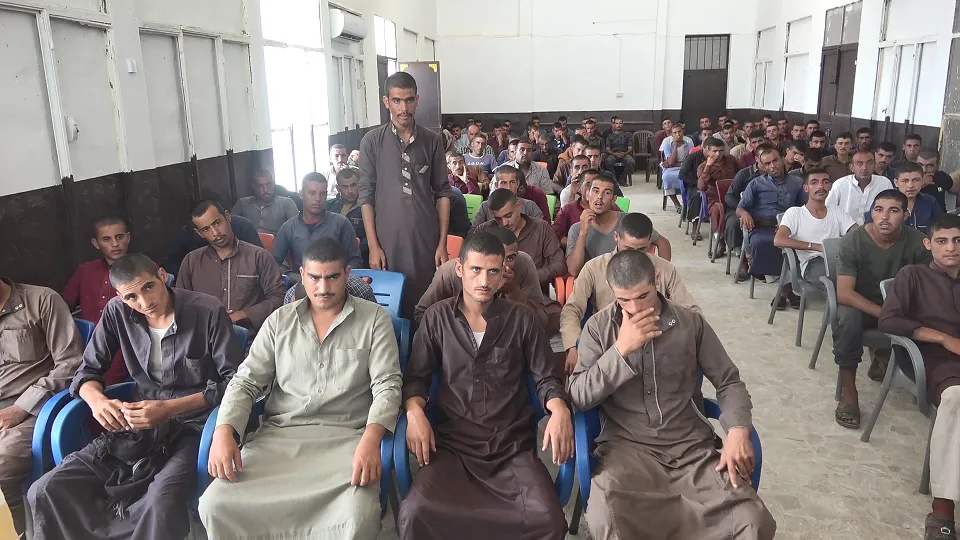 125 من أبناء قبيلة العكيدات بدير الزور يلتحقون بصفوف قسد