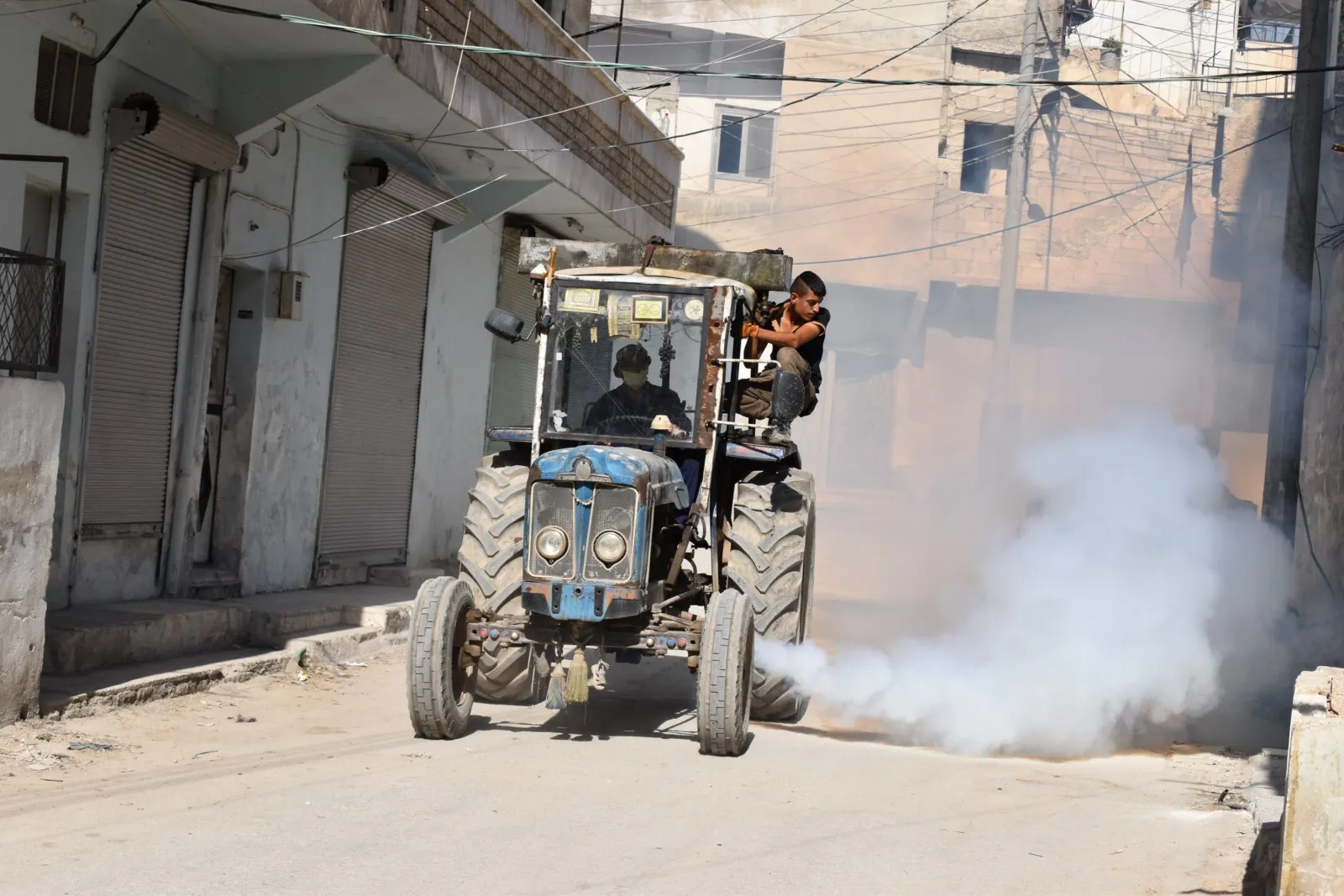 جملة من التدابير الاحترازيّة تقوم بها بلديّة الشّعب في حلب لمنع تفشّي كورونا