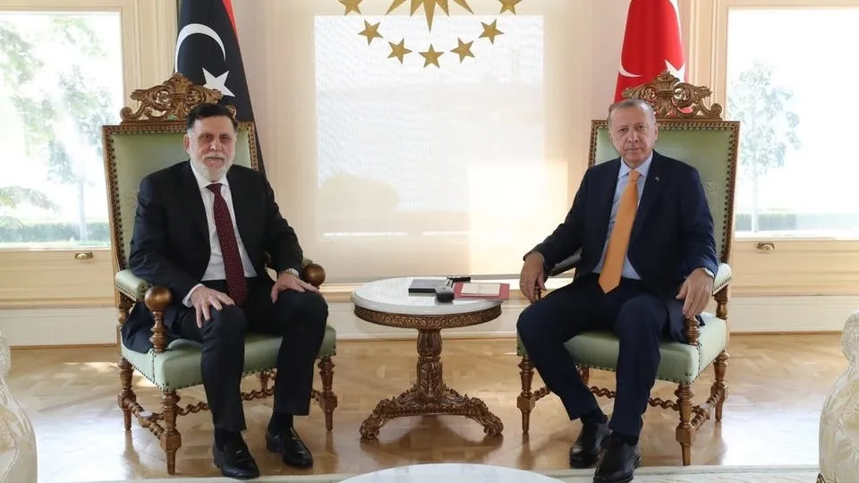 أردوغان يلتقي بالسّرّاج في إسطنبول