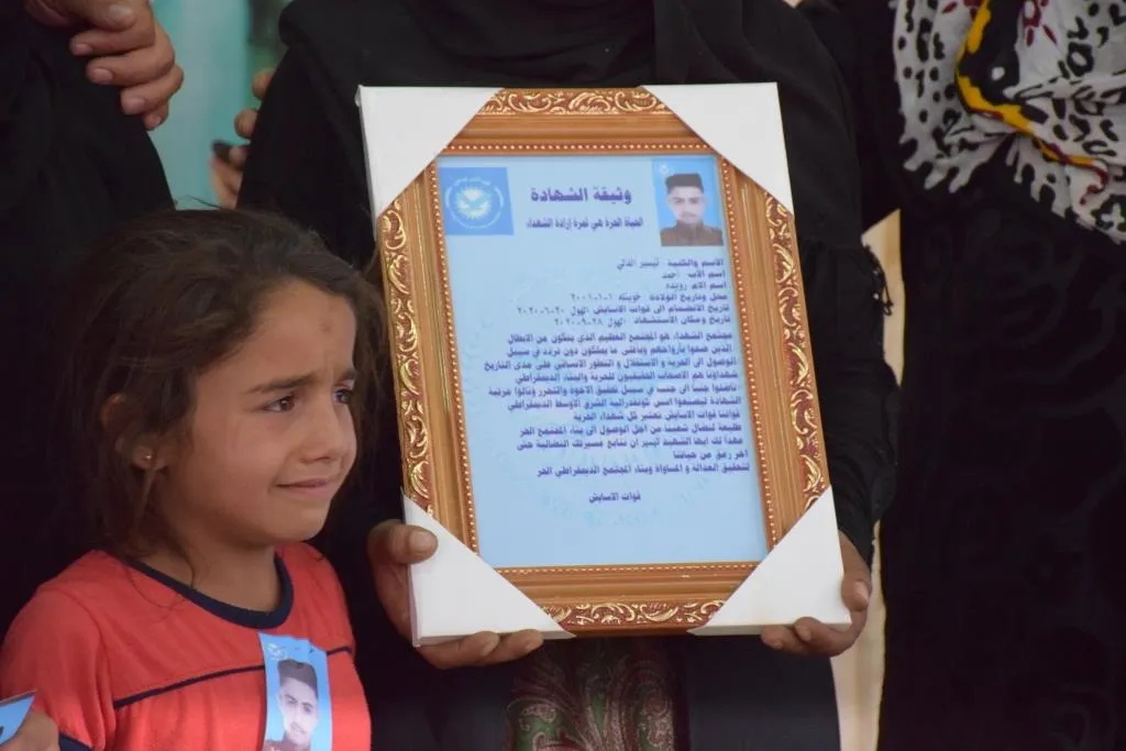 ​​​​​​​أهالي الحسكة يشيّعون جثمان الشّهيد تيسير الدلّي إلى مثواه الأخير