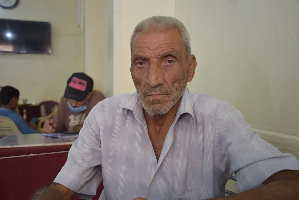 ​​​​​​​لوحة فسيفسائية تجمع بين مكونات المجتمع داخل مقهى النجمة