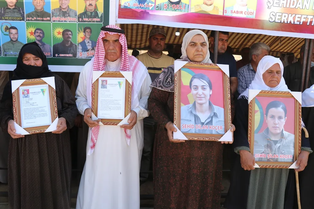ذوو الشهداء: أوجلان يقاوم العزلة المفروضة عليه بعزمه وإصراره وفلسفته ومشروعه