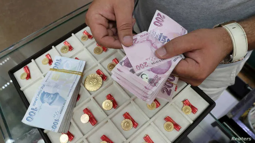 ​​​​​​​بعد دعوات أميركية لفرض العقوبات... الليرة التركية تشهد انخفاضًا قياسيًّا