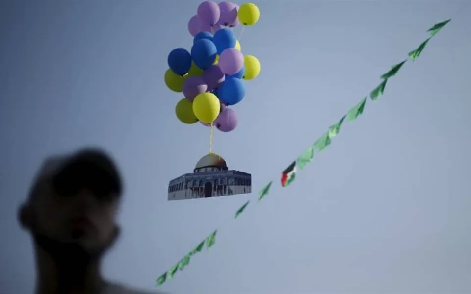 فصيل فلسطيني يعلن استئناف إطلاق البالونات الحارقة والمفخخة باتجاه المستوطنات الإسرائيلية