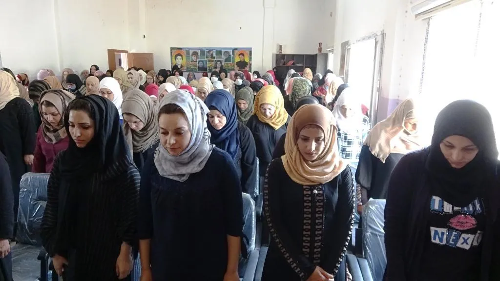 ​​​​​​​خلال المراسم.. هفرين خلف أيقونة النساء