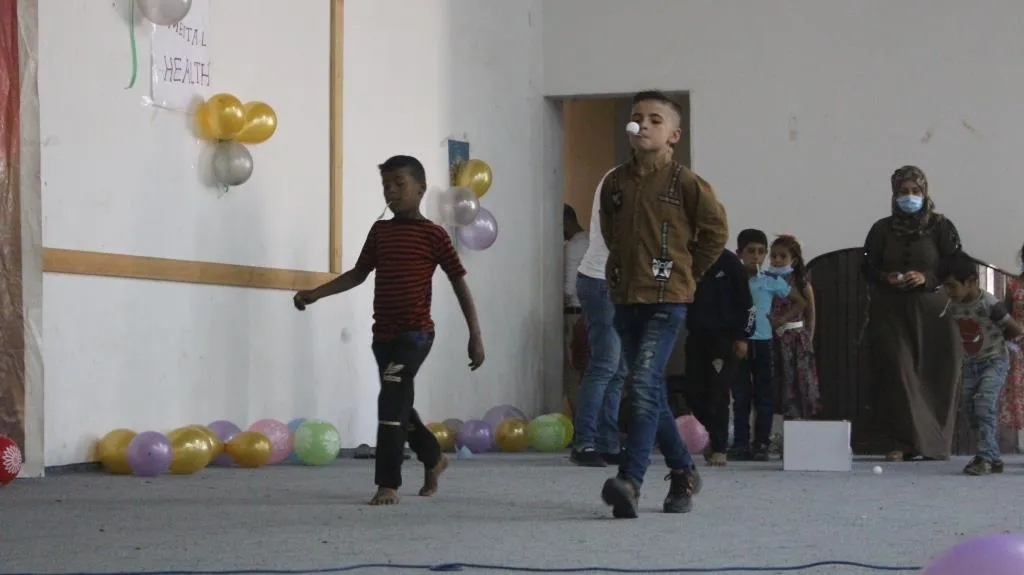 ​​​​​​​فرق الدعم النفسيّ تقدّم عروضاً ترفيهية للأطفال في ناحية تل حميس