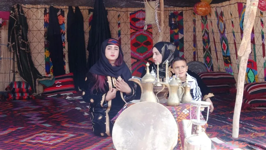 ​​​​​​​اختتام المهرجان بتقديم عرض أزياء للمرأة العربية وأعمال يدوية