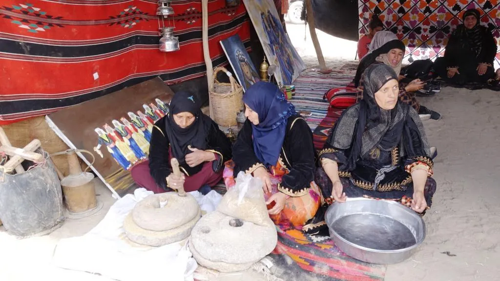 ​​​​​​​اختتام المهرجان بتقديم عرض أزياء للمرأة العربية وأعمال يدوية
