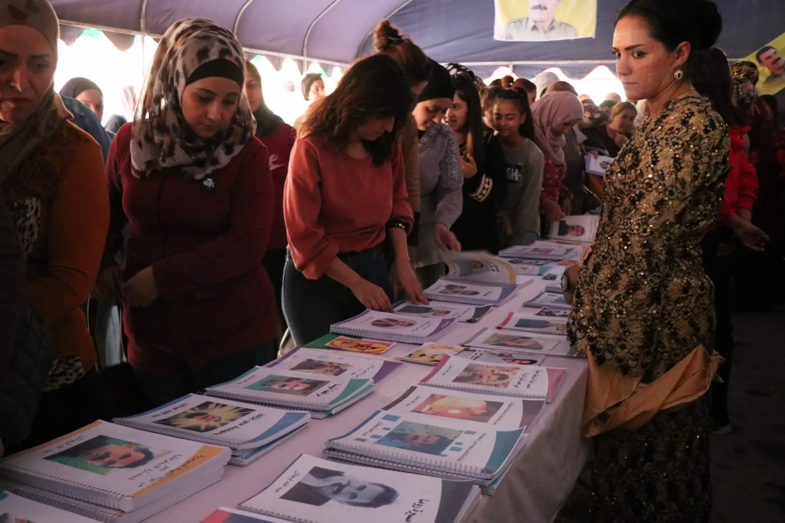مؤتمر ستار يفتتح معرضاً لكتب القائد أوجلان في حلب